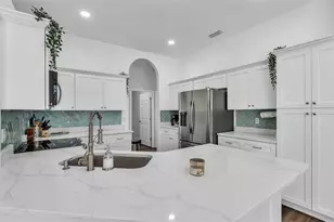 6371 Alamanda Hills Dr, Lakeland, FL 33813 - Photo 13