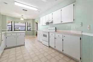 1678 Colonnades Cir N, Lakeland, FL 33811 - Photo 7