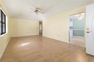 1678 Colonnades Cir N, Lakeland, FL 33811 - Photo 5