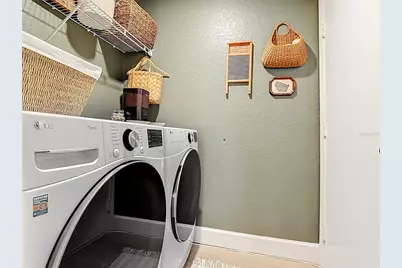 8195 Westmont Terrace Drive, Lakeland, FL 33810 - Photo 33