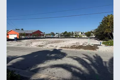 526 67th Street, Holmes Beach, FL 34217 - Photo 1