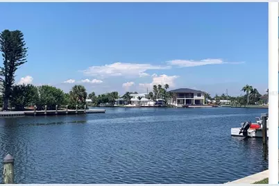 526 67th Street, Holmes Beach, FL 34217 - Photo 3