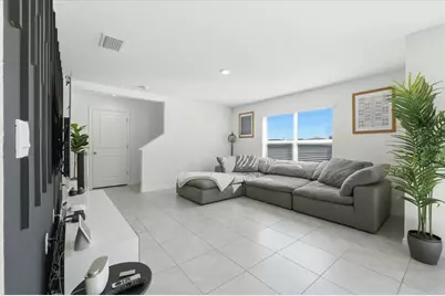 1211 Tahitian Sunrise Drive, Plant City, FL 33565 - Photo 9