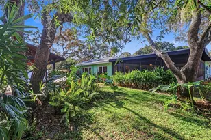 1515 Serpentine Dr S, Saint Petersburg, FL 33705 - Photo 23