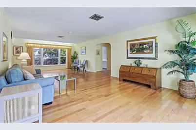 1515 Serpentine Drive S, Saint Petersburg, FL 33705 - Photo 3