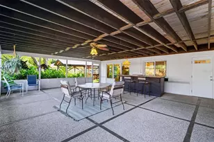 1515 Serpentine Dr S, Saint Petersburg, FL 33705 - Photo 9