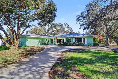 1515 Serpentine Drive S, Saint Petersburg, FL 33705 - Photo 1