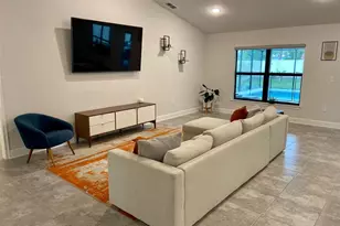 6525 Alamanda Hills Cir, Lakeland, FL 33813 - Photo 5