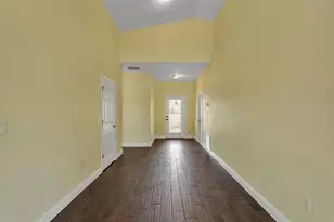 273 Hidden View Dr, Groveland, FL 34736 - Photo 11