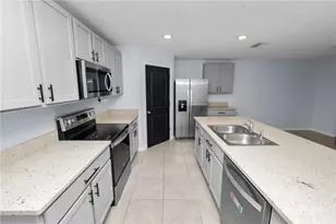 3707 Capri Coast Dr, Plant City, FL 33565 - Photo 9