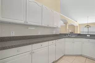 2235 Hunters Greene Dr, Lakeland, FL 33810 - Photo 9