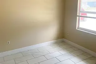 2480 Chestnut Woods Dr, Lakeland, FL 33815 - Photo 11