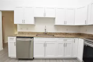 1035 Fox Lake Dr, Lakeland, FL 33809 - Photo 11