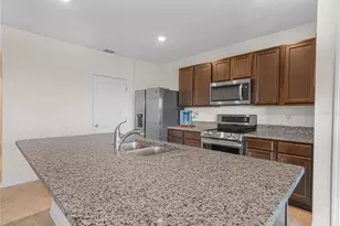 2805 Grandbury Grove Rd, Lakeland, FL 33811 - Photo 7