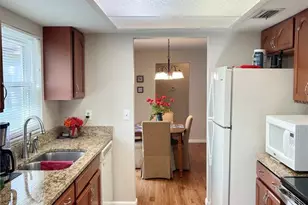 813 Cinnamon Dr E, Winter Haven, FL 33880 - Photo 5