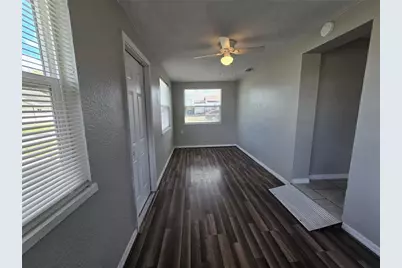 246 W Bay Avenue, Eagle Lake, FL 33839 - Photo 3