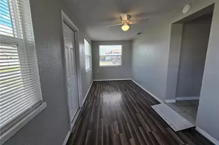 246 W Bay Ave, Eagle Lake, FL 33839 - Photo 3