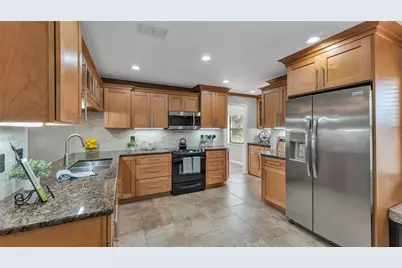 9326 Edison Road, Lithia, FL 33547 - Photo 11