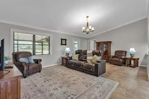 9326 Edison Rd, Lithia, FL 33547 - Photo 5