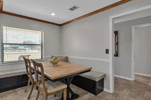 9326 Edison Rd, Lithia, FL 33547 - Photo 13