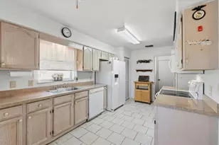 1938 Long Boat Dr, Lakeland, FL 33810 - Photo 7