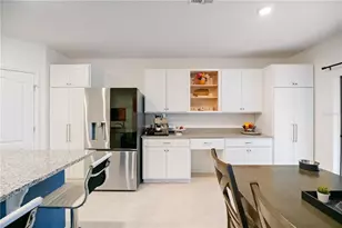 5739 Grey Granite Wy, Lakeland, FL 33811 - Photo 9