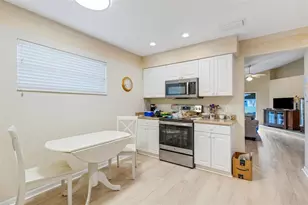 4183 Cobblestone Dr, Lakeland, FL 33813 - Photo 9