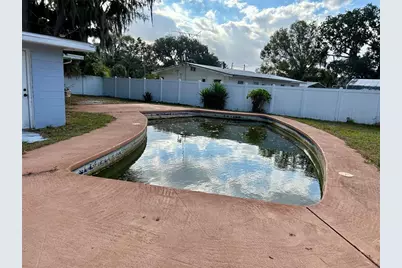 5009 Poplar Avenue, Bowling Green, FL 33834 - Photo 9