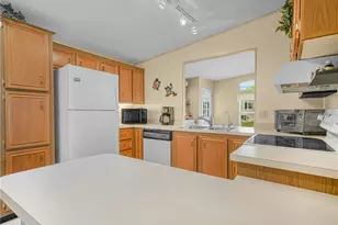 1730 Sherwood Hill Dr, Lakeland, FL 33810 - Photo 11