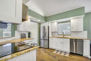 526 Palencia Pl, Lakeland, FL 33803 - Photo 9