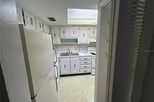 333 Lake Howard Dr NW, Winter Haven, FL 33880 - Photo 3