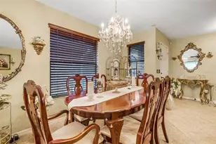 551 Grand Cayman Cir, Lakeland, FL 33803 - Photo 3