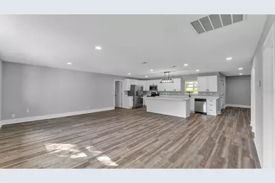 6117 Christina Drive E, Lakeland, FL 33813 - Photo 11