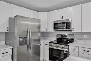 6117 Christina Dr E, Lakeland, FL 33813 - Photo 7