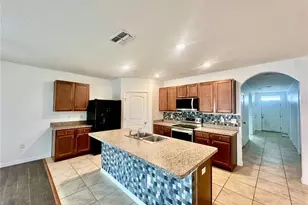 988 Summer Glen Dr, Winter Haven, FL 33880 - Photo 3