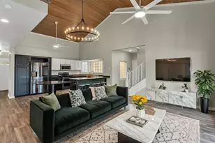 614 Mountain Lake Pl, Lakeland, FL 33813 - Photo 3