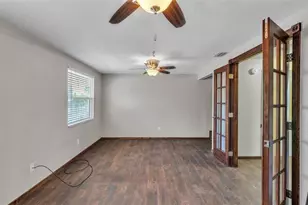 1203 Brandon Lakes Cir, Valrico, FL 33594 - Photo 29