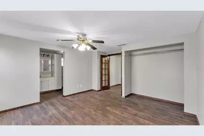 1203 Brandon Lakes Circle, Valrico, FL 33594 - Photo 35