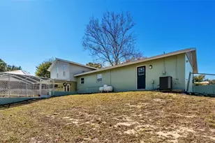 1203 Brandon Lakes Cir, Valrico, FL 33594 - Photo 45