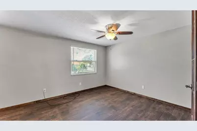 1203 Brandon Lakes Circle, Valrico, FL 33594 - Photo 27