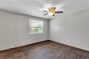 1203 Brandon Lakes Cir, Valrico, FL 33594 - Photo 27