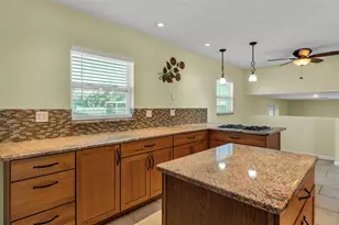 1203 Brandon Lakes Cir, Valrico, FL 33594 - Photo 13