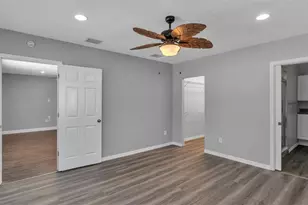 508 N St Cloud Ave, Valrico, FL 33594 - Photo 19