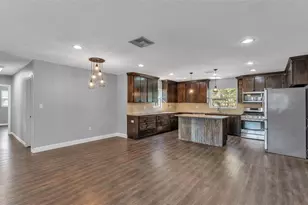 508 N St Cloud Ave, Valrico, FL 33594 - Photo 9