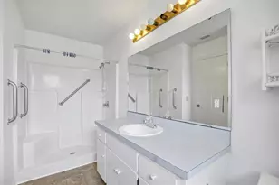 4938 Colonnades Cir E, Lakeland, FL 33811 - Photo 15