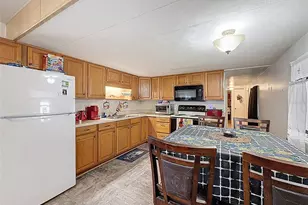 1823 Blue Lake Dr, Lakeland, FL 33801 - Photo 3