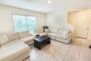 1206 Tahitian Sunrise Dr, Plant City, FL 33565 - Photo 5