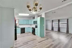 1811 Sherwood Hill Dr, Lakeland, FL 33810 - Photo 9