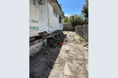 921 E 12th Avenue, Tampa, FL 33605 - Photo 3