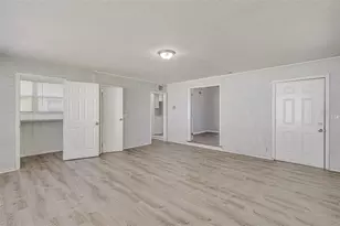 875 19th Ave S, Saint Petersburg, FL 33705 - Photo 17